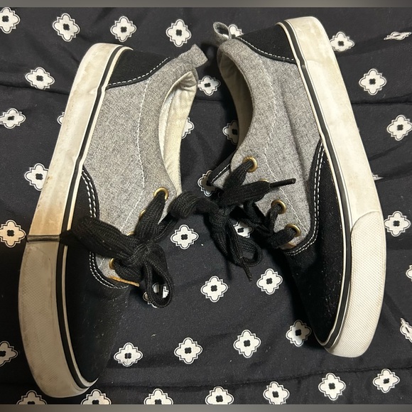 Gymboree toddler shoe grey&black lace up-size 12 - Picture 3 of 8